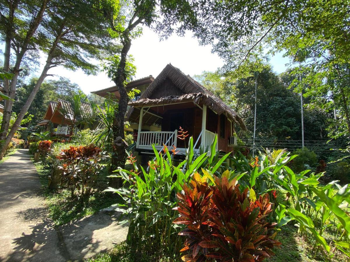 Khao Sok Jungle Huts Resort Khao Sok National Park Esterno foto